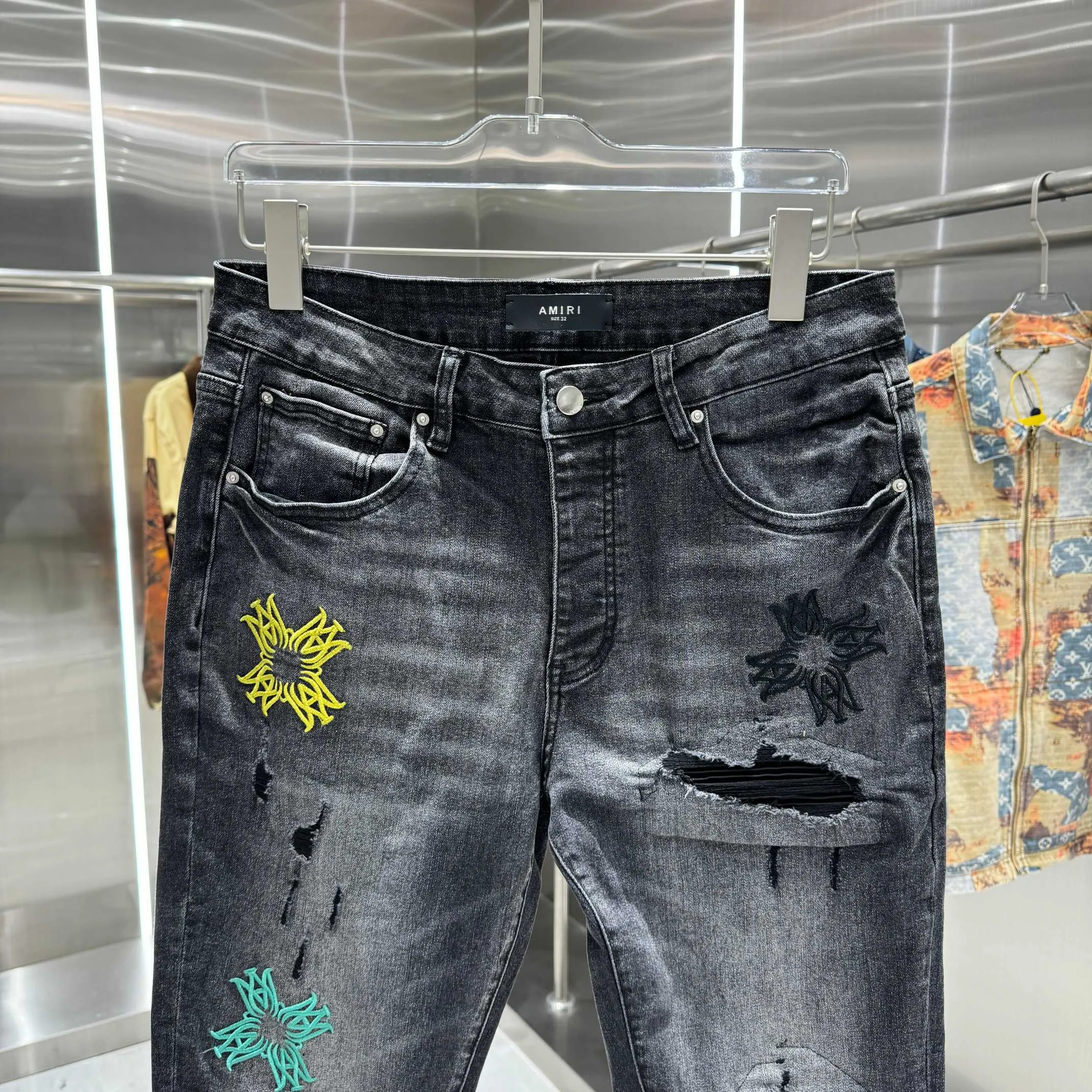 P280 Amiri ripped embroidery pattern craft street fashion slim fit stretch jeans Color Black Size 30 32 34 36 38