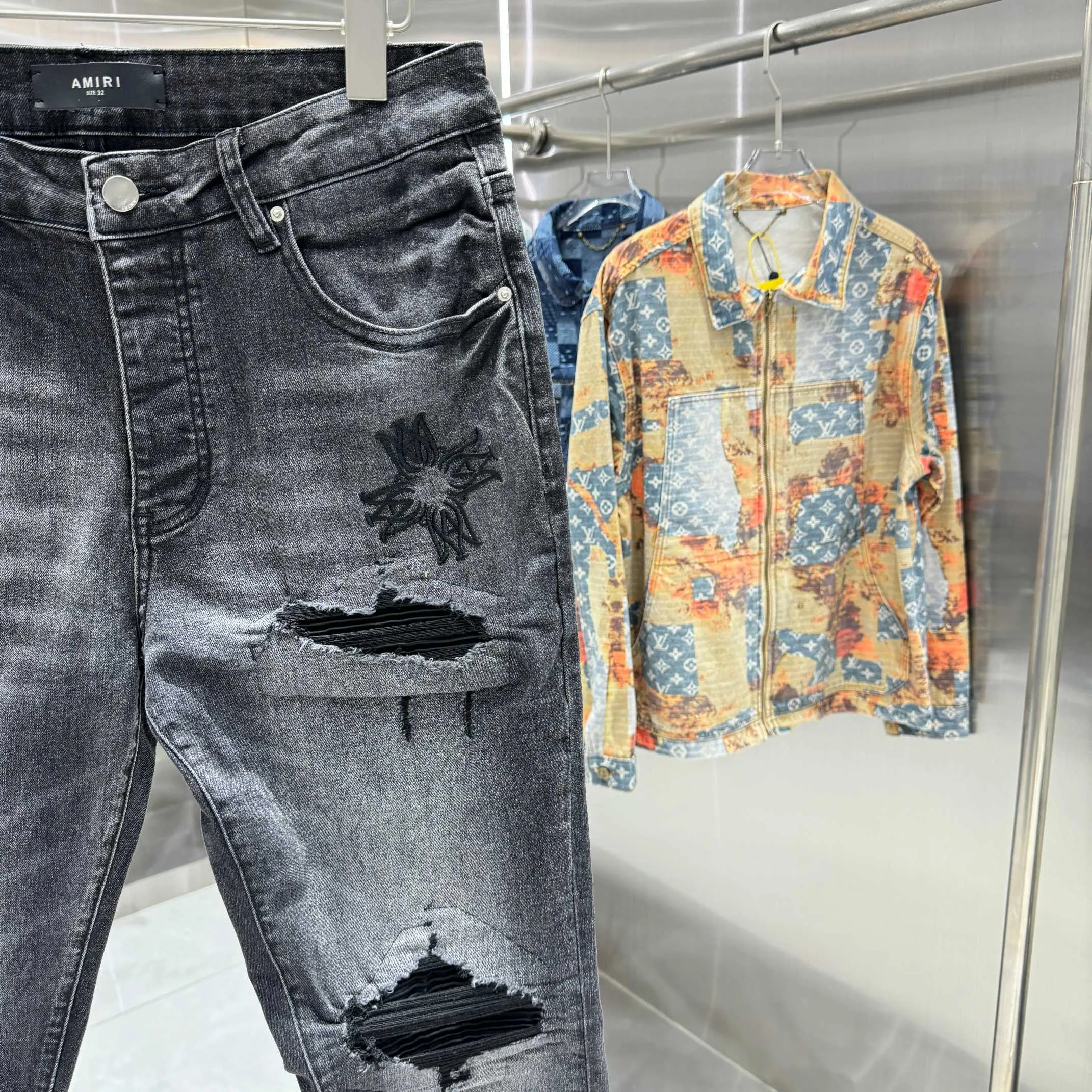 P280 Amiri ripped embroidery pattern craft street fashion slim fit stretch jeans Color Black Size 30 32 34 36 38