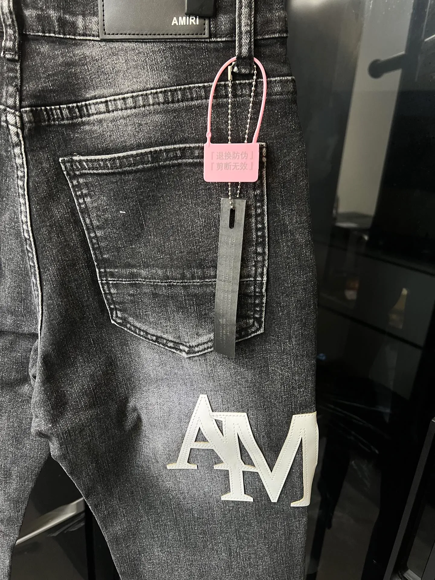 P250 [next day] Amiri MX1 25Ss Knee Knife Cut Holes Leather Washed Jeans (Black) Size: 28 30 32 34 (corresponds to s-xl) Detailed sizes can be found in Figure 9
