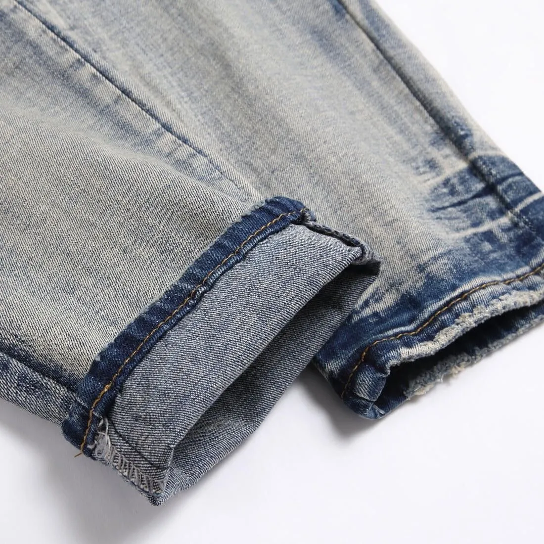 #M15 P168💰 Heavy AMIRI 24ss Embroidery Tiger🐯 High Street Jeans Slim Fit Stretch Washed Knife Cut Hole Trousers FOG High Street Men's Fashion AMIRI amiri is transliterated as Emil, which is the name of the founder. Mike Amiri, the founder of amiri, grew up in Los Angeles, USA, and was influenced by local street culture and Punk Rock since he was a child. Due to his influence, he founded the amiri brand named after himself. A variety of trendy clothing meets the needs of different fashion players. Amiri clothing has novel and unique styles and is a well-known street brand in the United States. The styles and styles of many clothes are loved by many street photographers. The various clothing styles meet the dressing needs of different people, show their unique temperament, and show the trend of dressing. amiri's jeans are relatively famous. Not only do they have many styles, but the quality of the jeans is also very good. Many celebrities have also worn amiri brand jeans. Color: Picture color Size: 30-32-34-36