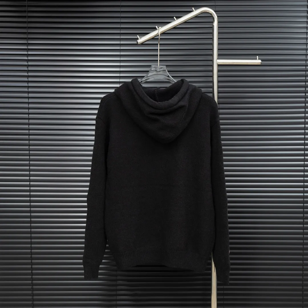P360 Style: AMIRI Emile bone splicing hooded long-sleeved sweater Size: S-XXL Fabric: Wool blend Accessories: Full set of customized original accessories No gender distinction, same style for men and women