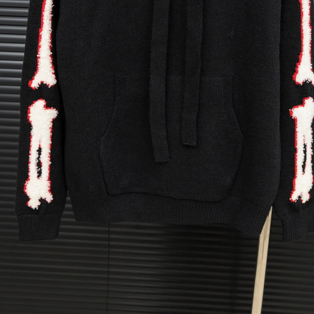 P360 Style: AMIRI Emile bone splicing hooded long-sleeved sweater Size: S-XXL Fabric: Wool blend Accessories: Full set of customized original accessories No gender distinction, same style for men and women
