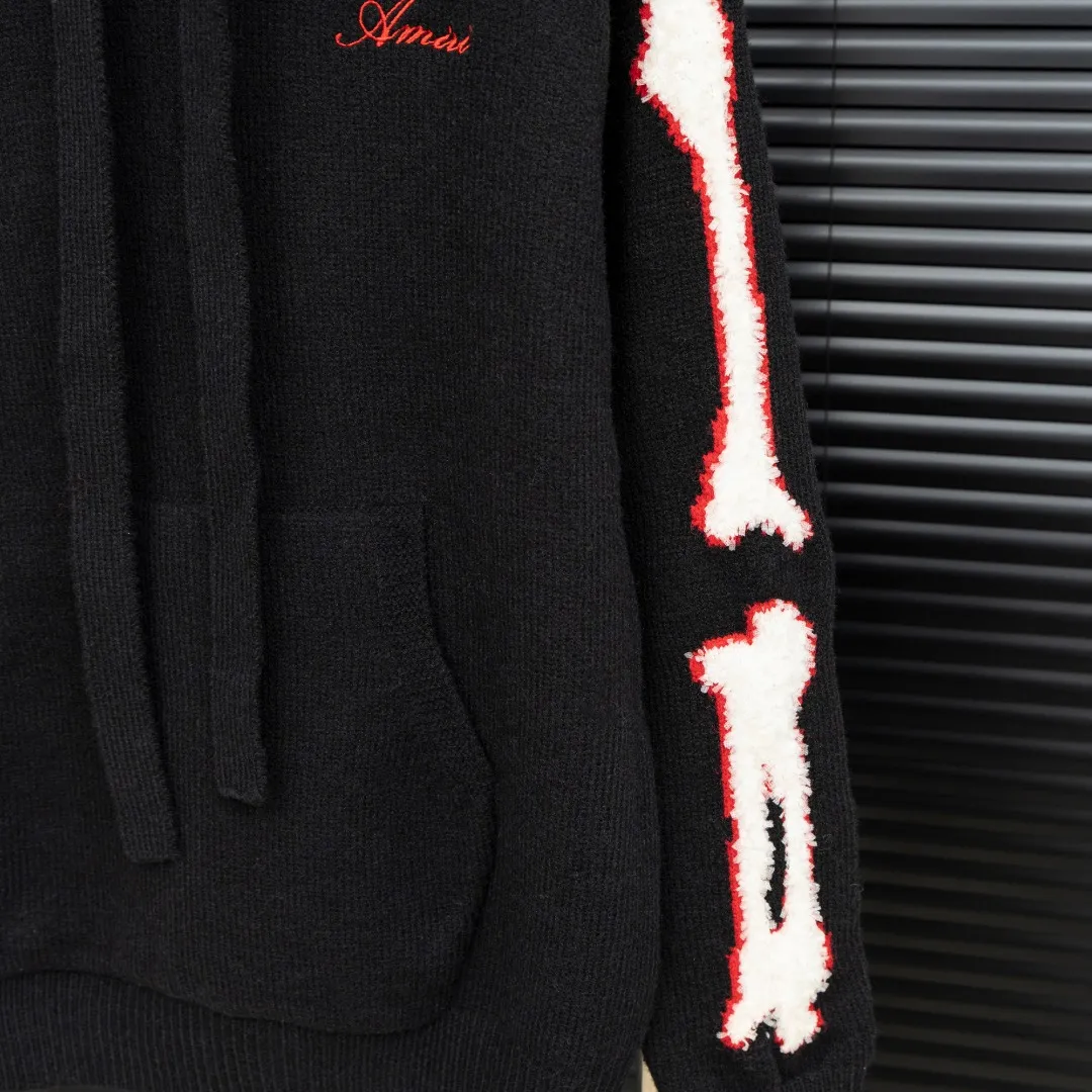 P360 Style: AMIRI Emile bone splicing hooded long-sleeved sweater Size: S-XXL Fabric: Wool blend Accessories: Full set of customized original accessories No gender distinction, same style for men and women