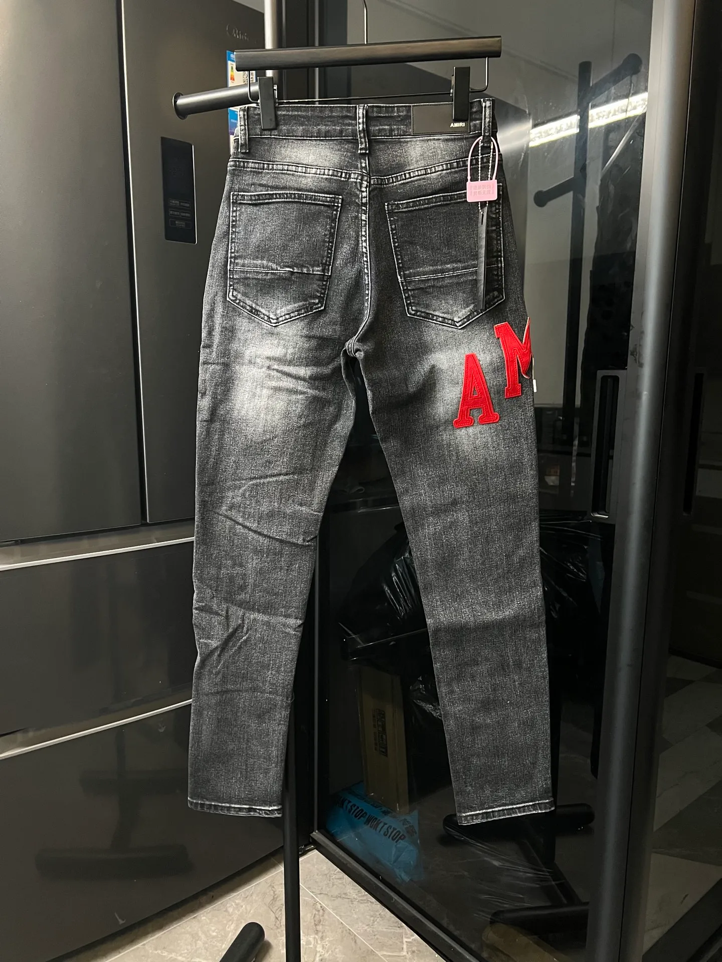 P250 [next day] Amiri MX1 25Ss Knee Knife Cut Holes Leather Washed Jeans (Black) Size: 28 30 32 34 (corresponds to s-xl) Detailed sizes can be found in Figure 9