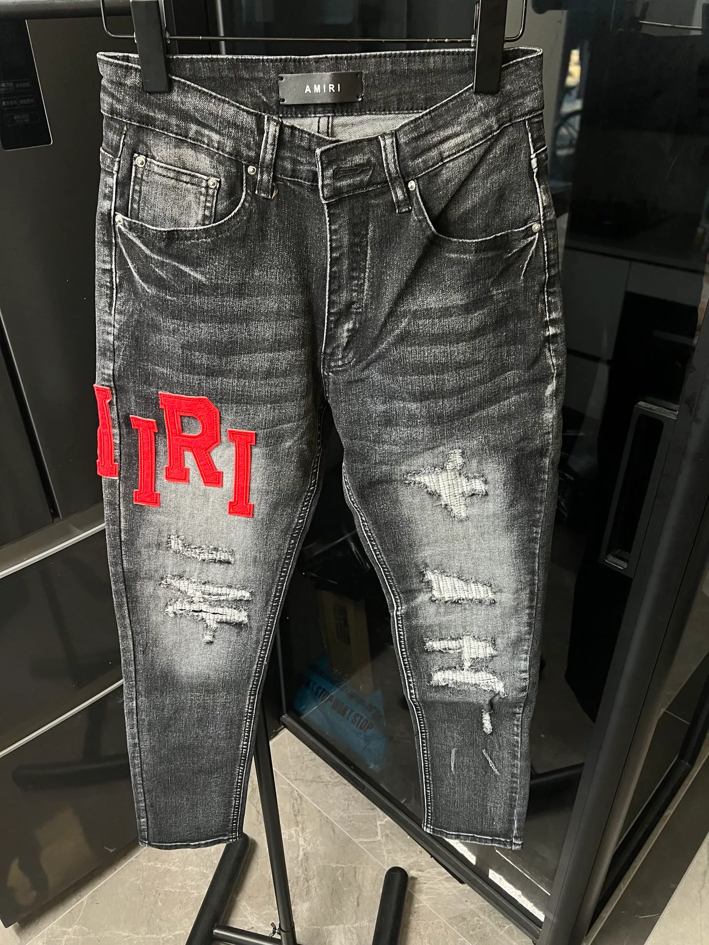 P250 [next day] Amiri MX1 25Ss Knee Knife Cut Holes Leather Washed Jeans (Black) Size: 28 30 32 34 (corresponds to s-xl) Detailed sizes can be found in Figure 9