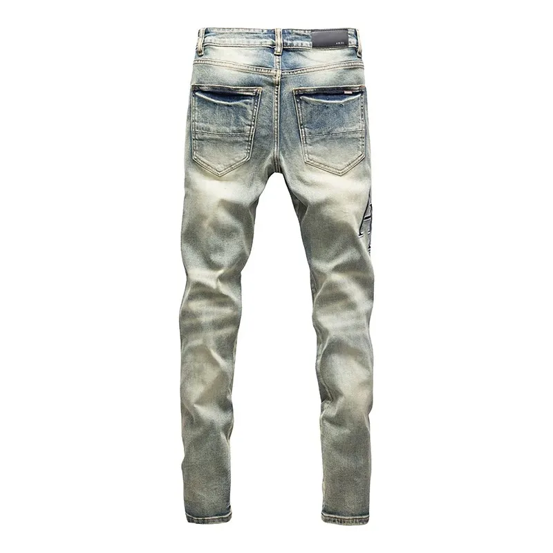 #N12 P246💰 (Extreme version) AMIRI explosive high street jeans slim fit stretch washed knife cut trousers for men AMIRI amiri is transliterated as Emil, which is the name of the founder. Mike Amiri, the founder of amiri, grew up in Los Angeles, USA. He was influenced by local street culture and Punk Rock since childhood, so he founded the amiri brand named after himself. A variety of trendy brand clothing meets the needs of different trendy players. Amiri clothing has novel and unique styles and is a well-known street brand in the United States. The styles and styles of many clothes are loved by many street photographers. The various clothing styles meet the dressing needs of different people, show their unique temperament, and show the trend of dressing. amiri's jeans are relatively famous. Not only do they have many styles, but the quality of the jeans is also very good. Many celebrities have also worn amiri brand jeans. Color: Picture color Size: 28, 30, 32, 34, 36 28 30 32 34 36 Waist 71 76 81 86 91 Qianlang 26.5 27.5 28.5 29.5 30.5 Hou Lang 37 38 39 40 41 Foot 14 14.8 15.6 16.4 17.2 Foreign Minister 100 102 104 106 107