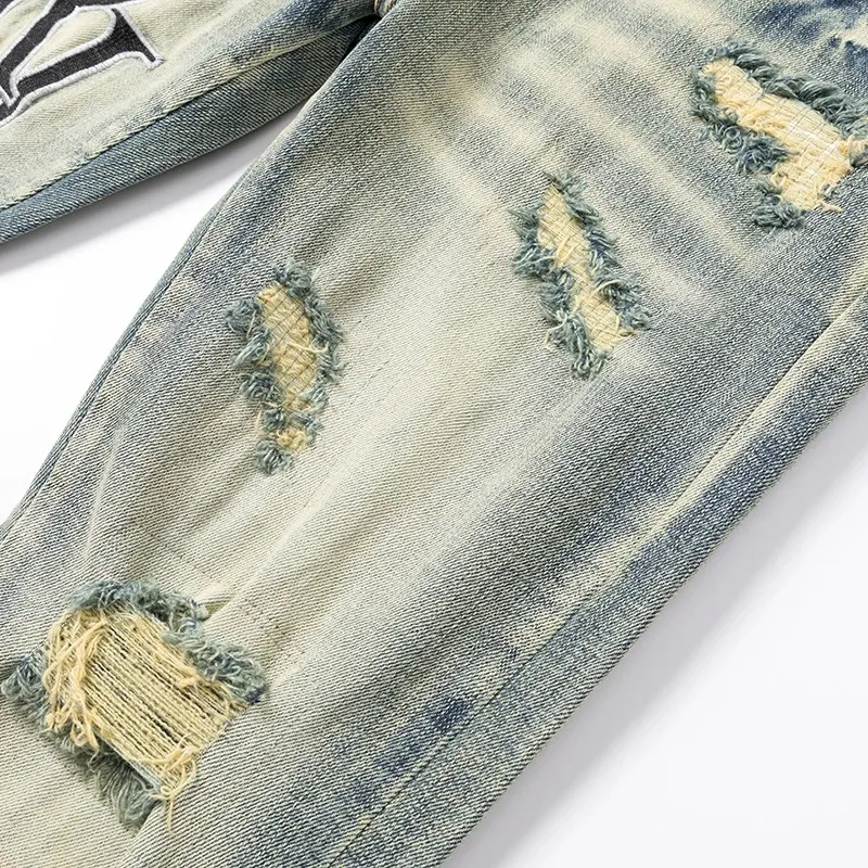 #N12 P246💰 (Extreme version) AMIRI explosive high street jeans slim fit stretch washed knife cut trousers for men AMIRI amiri is transliterated as Emil, which is the name of the founder. Mike Amiri, the founder of amiri, grew up in Los Angeles, USA. He was influenced by local street culture and Punk Rock since childhood, so he founded the amiri brand named after himself. A variety of trendy brand clothing meets the needs of different trendy players. Amiri clothing has novel and unique styles and is a well-known street brand in the United States. The styles and styles of many clothes are loved by many street photographers. The various clothing styles meet the dressing needs of different people, show their unique temperament, and show the trend of dressing. amiri's jeans are relatively famous. Not only do they have many styles, but the quality of the jeans is also very good. Many celebrities have also worn amiri brand jeans. Color: Picture color Size: 28, 30, 32, 34, 36 28 30 32 34 36 Waist 71 76 81 86 91 Qianlang 26.5 27.5 28.5 29.5 30.5 Hou Lang 37 38 39 40 41 Foot 14 14.8 15.6 16.4 17.2 Foreign Minister 100 102 104 106 107