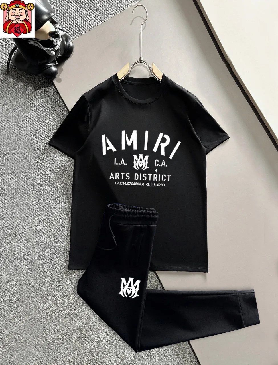 P330 💰 [AMIRI] (Fat Man Gospel) 2025 official website same style. World-renowned luxury brand. Summer men's (double mercerized) high-quality 🐂 suit. Made of imported original fabrics, fashionable and trendy in the season, versatile and popular. Simple and elegant, precise workmanship allows you to be at the top of fashion. Size: M-5XL (can be worn up to 220 pounds)