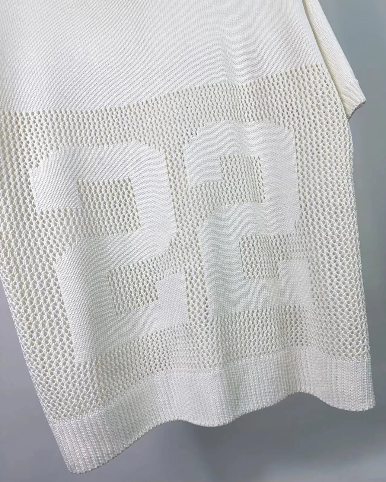P200 AMIRI new short-sleeved sweater with jacquard logo on the front and back 🈵hollow body with heavy craftsmanship Color: Black Pearl White Size: S M L XL XXL