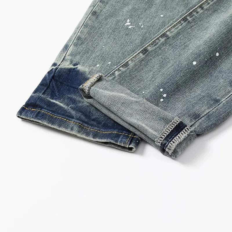 #N27 P246💰 (Top version) AMIRI hot high street jeans slim fit stretch washed knife cut trousers for men AMIRI amiri is transliterated as Emil, which is the name of the founder. Mike Amiri, the founder of amiri, grew up in Los Angeles, USA. He was influenced by local street culture and Punk Rock since childhood, so he founded the amiri brand named after himself. A variety of trendy brand clothing meets the needs of different trendy players. Amiri clothing has novel and unique styles and is a well-known street brand in the United States. The styles and styles of many clothes are loved by many street photographers. The various clothing styles meet the dressing needs of different people, show their unique temperament, and show the trend of dressing. amiri's jeans are relatively famous. Not only do they have many styles, but the quality of the jeans is also very good. Many celebrities have also worn amiri brand jeans. Color: Picture color Size: 28, 30, 32, 34, 36 28 30 32 34 36 Waist 71 76 81 86 91 Qianlang 26.5 27.5 28.5 29.5 30.5 Hou Lang 37 38 39 40 41 Foot 14 14.8 15.6 16.4 17.2 Foreign Minister 100 102 104 106 107