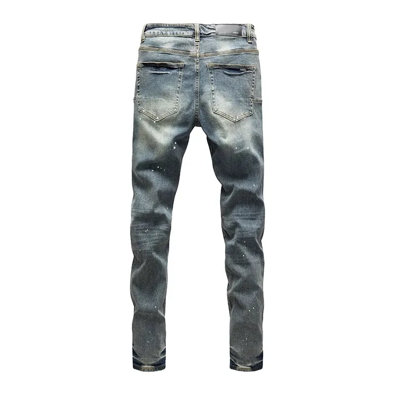 #N27 P246💰 (Top version) AMIRI hot high street jeans slim fit stretch washed knife cut trousers for men AMIRI amiri is transliterated as Emil, which is the name of the founder. Mike Amiri, the founder of amiri, grew up in Los Angeles, USA. He was influenced by local street culture and Punk Rock since childhood, so he founded the amiri brand named after himself. A variety of trendy brand clothing meets the needs of different trendy players. Amiri clothing has novel and unique styles and is a well-known street brand in the United States. The styles and styles of many clothes are loved by many street photographers. The various clothing styles meet the dressing needs of different people, show their unique temperament, and show the trend of dressing. amiri's jeans are relatively famous. Not only do they have many styles, but the quality of the jeans is also very good. Many celebrities have also worn amiri brand jeans. Color: Picture color Size: 28, 30, 32, 34, 36 28 30 32 34 36 Waist 71 76 81 86 91 Qianlang 26.5 27.5 28.5 29.5 30.5 Hou Lang 37 38 39 40 41 Foot 14 14.8 15.6 16.4 17.2 Foreign Minister 100 102 104 106 107