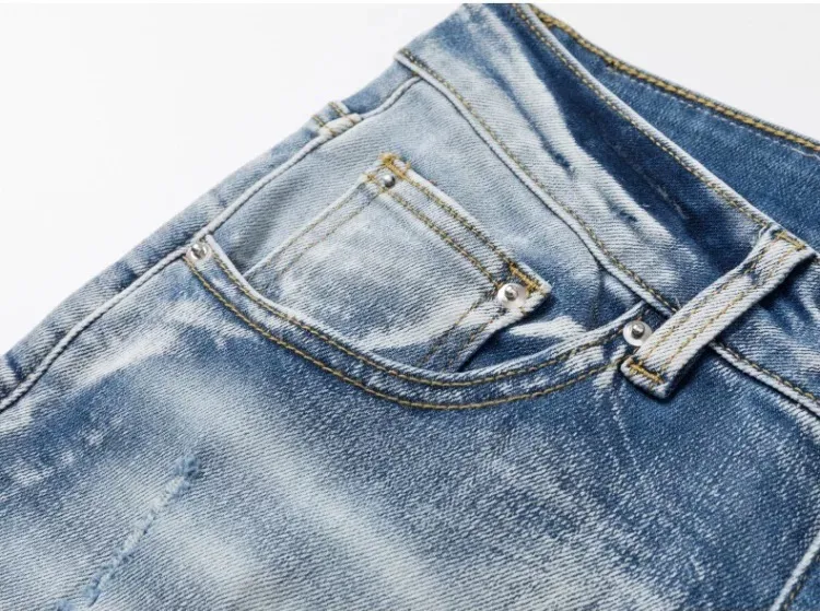 #N06 P246💰 (Extreme Version) AMIRI High Street Jeans Slim Fit Stretch Washed Knife Hole Trousers Men's Fashion AMIRI amiri is transliterated as Emil, which is the name of the founder. Mike Amiri, the founder of amiri, grew up in Los Angeles, USA. He was influenced by local street culture and Punk Rock since childhood, so he founded the amiri brand named after himself. A variety of trendy clothing meets the needs of different fashion players. Amiri clothing has novel and unique styles and is a well-known street brand in the United States. The styles and styles of many clothes are loved by many street photographers. The various clothing styles meet the dressing needs of different people, show their unique temperament, and show the trend of dressing. amiri's jeans are relatively famous. Not only do they have many styles, but the quality of the jeans is also very good. Many celebrities have also worn amiri brand jeans. Color: Picture color Size: 28, 30, 32, 34, 36 28 30 32 34 36 Waist 71 76 81 86 91 Qianlang 26.5 27.5 28.5 29.5 30.5 Hou Lang 37 38 39 40 41 Foot 14 14.8 15.6 16.4 17.2 Foreign Minister 100 102 104 106 107
