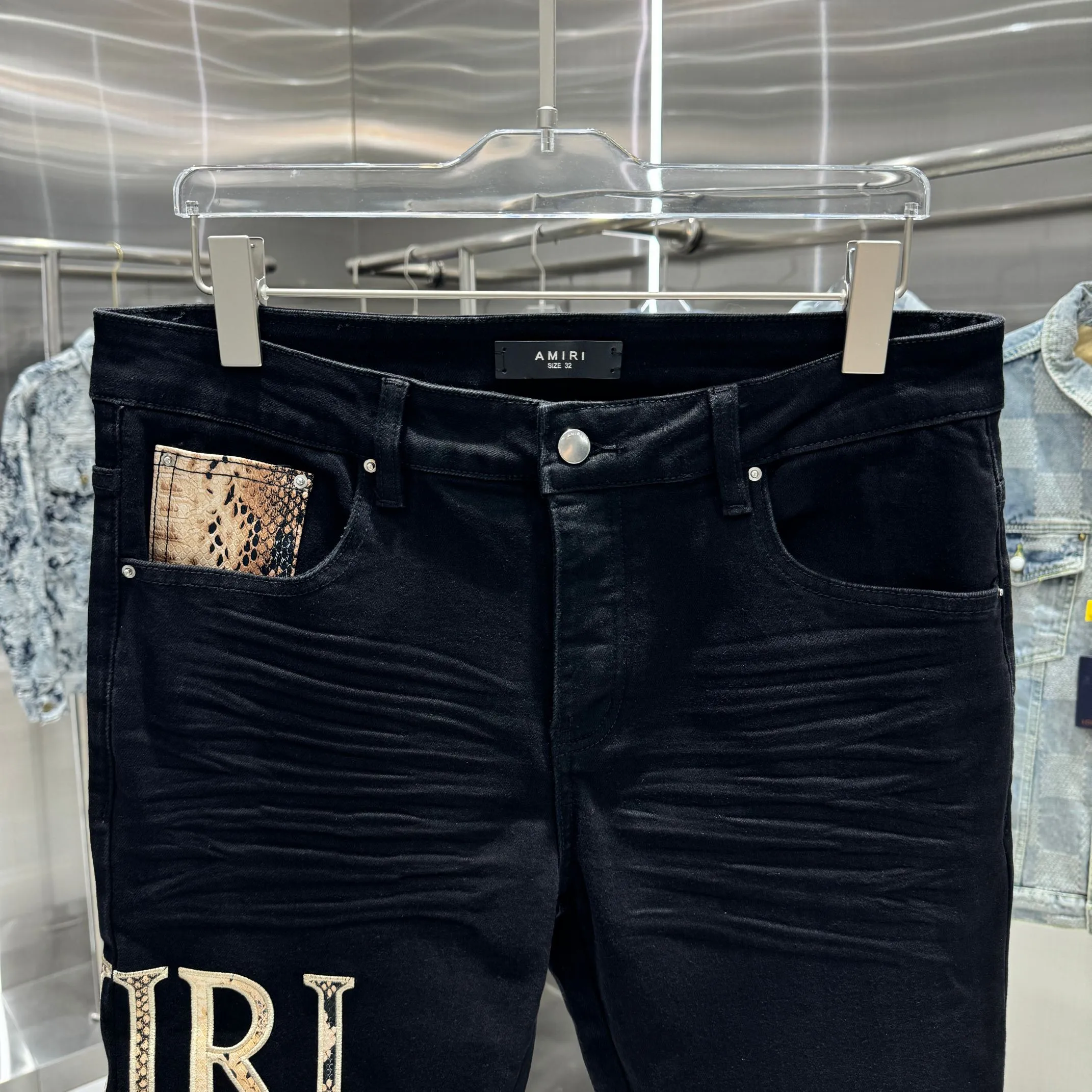 P290 Amiri letter embroidered slim fit stretch jeans Color Black Size 30 32 34 36 38