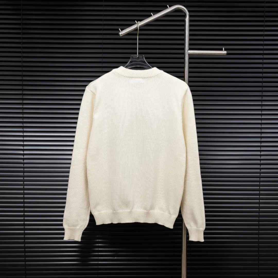 P290 Style: AMIRI high-density embroidered long-sleeved sweater Size: S-XXL Fabric: Wool blend Accessories: Full set of customized original accessories No gender distinction, same style for men and women