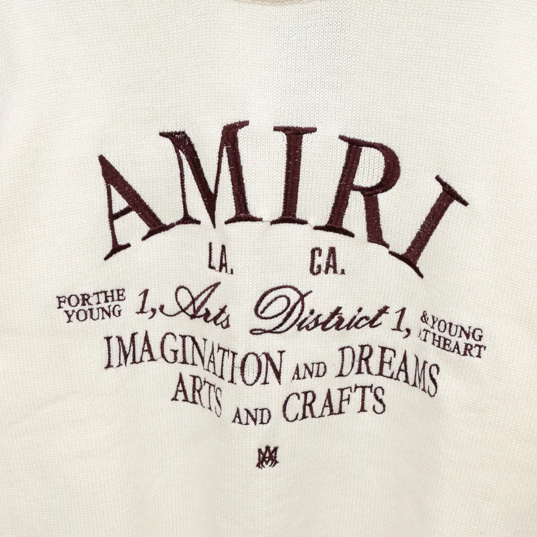 P290 Style: AMIRI high-density embroidered long-sleeved sweater Size: S-XXL Fabric: Wool blend Accessories: Full set of customized original accessories No gender distinction, same style for men and women