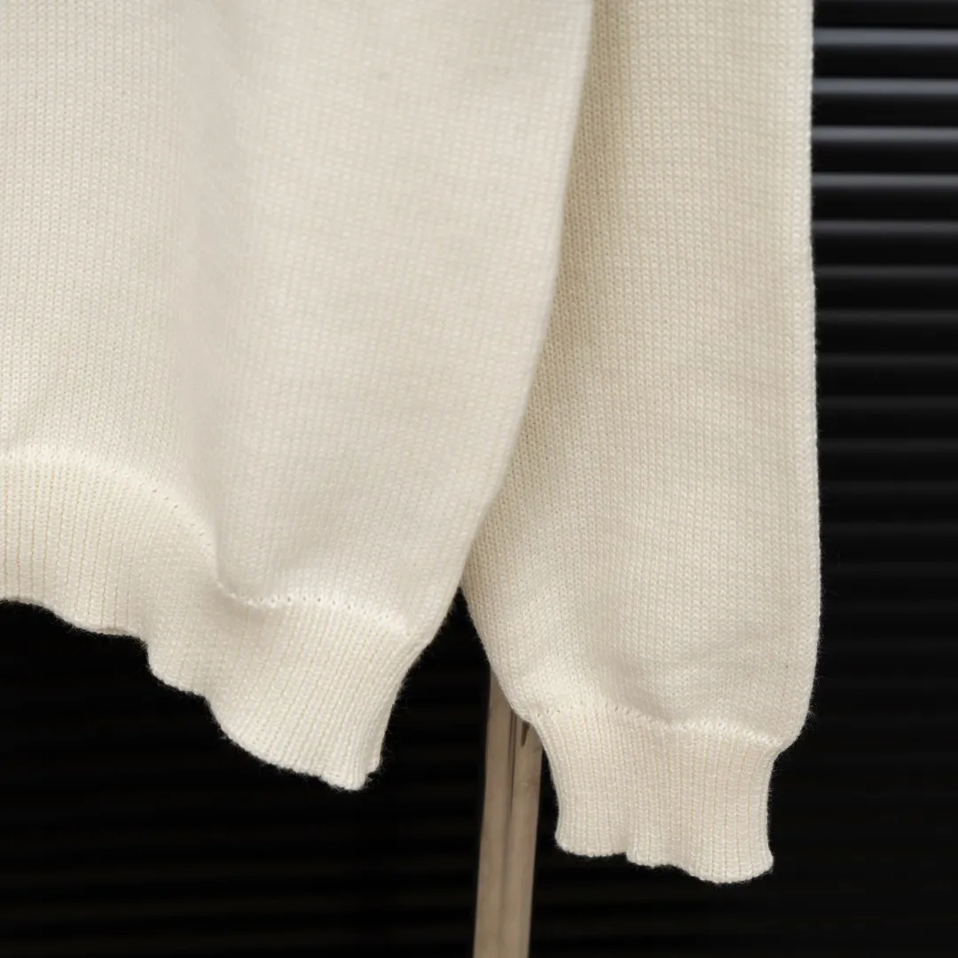 P290 Style: AMIRI high-density embroidered long-sleeved sweater Size: S-XXL Fabric: Wool blend Accessories: Full set of customized original accessories No gender distinction, same style for men and women