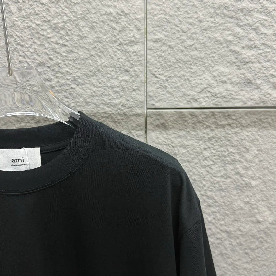 🅿️180 Ami* 2025 spring and summer new short-sleeved T-shirt, simple and classic embroidery with big love details, customized double yarn plain cotton fabric, same style for men and women. Color: black white Angora red Size: S (90-130 catties) M (120-150 catties) L (140-165 catties) XL (160-180 catties) XXL (180-210 pounds)