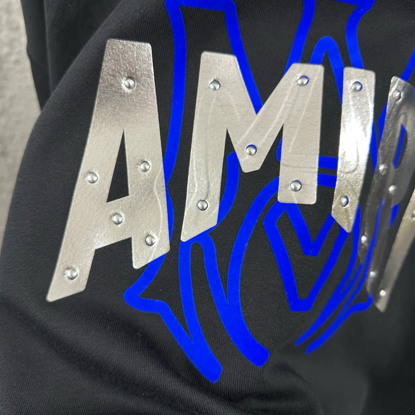 P220 Amiri* 2025 early autumn and winter new long-sleeved sweatshirt, classic letter silicone technology + three-dimensional flocking, custom terry fabric, round neck pullover, same style for men and women Color: black white Size: S (90-130 catties) M (120-150 catties) L (140-165 catties) XL (160-180 catties) XXL (180-210 pounds)