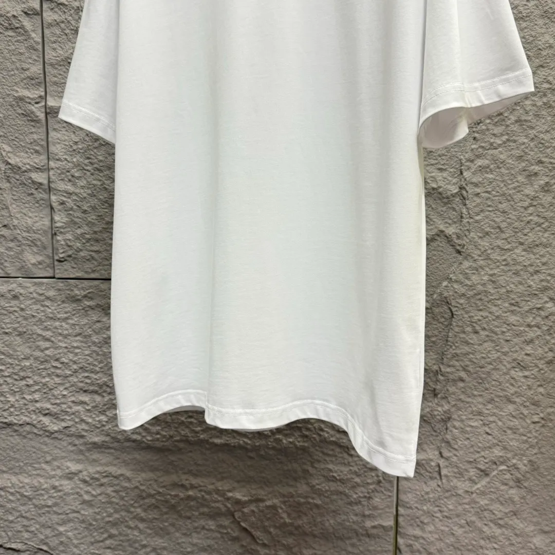 🅿️180 Ami* 2025 spring and summer new short-sleeved T-shirt. Simple classic letter embroidery. Customized double yarn plain cotton fabric. Same style for men and women. Color: black white. Size: S (90-130 catties) M (120-150 catties) L (140-165 catties) XL (160-180 catties) XXL (180-210 catties)