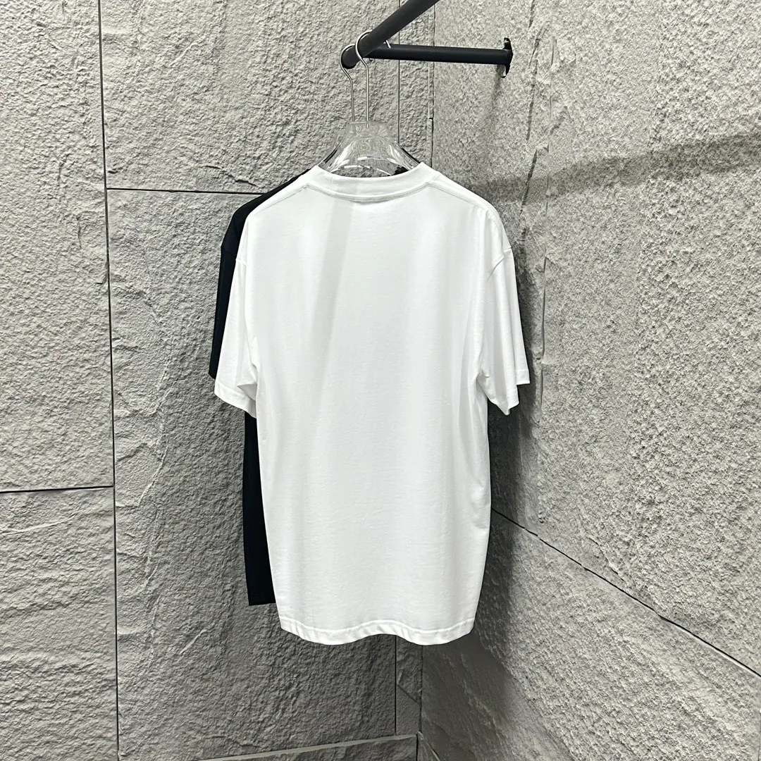 🅿️180 Ami* 2025 spring and summer new short-sleeved T-shirt. Simple classic letter embroidery. Customized double yarn plain cotton fabric. Same style for men and women. Color: black white. Size: S (90-130 catties) M (120-150 catties) L (140-165 catties) XL (160-180 catties) XXL (180-210 catties)