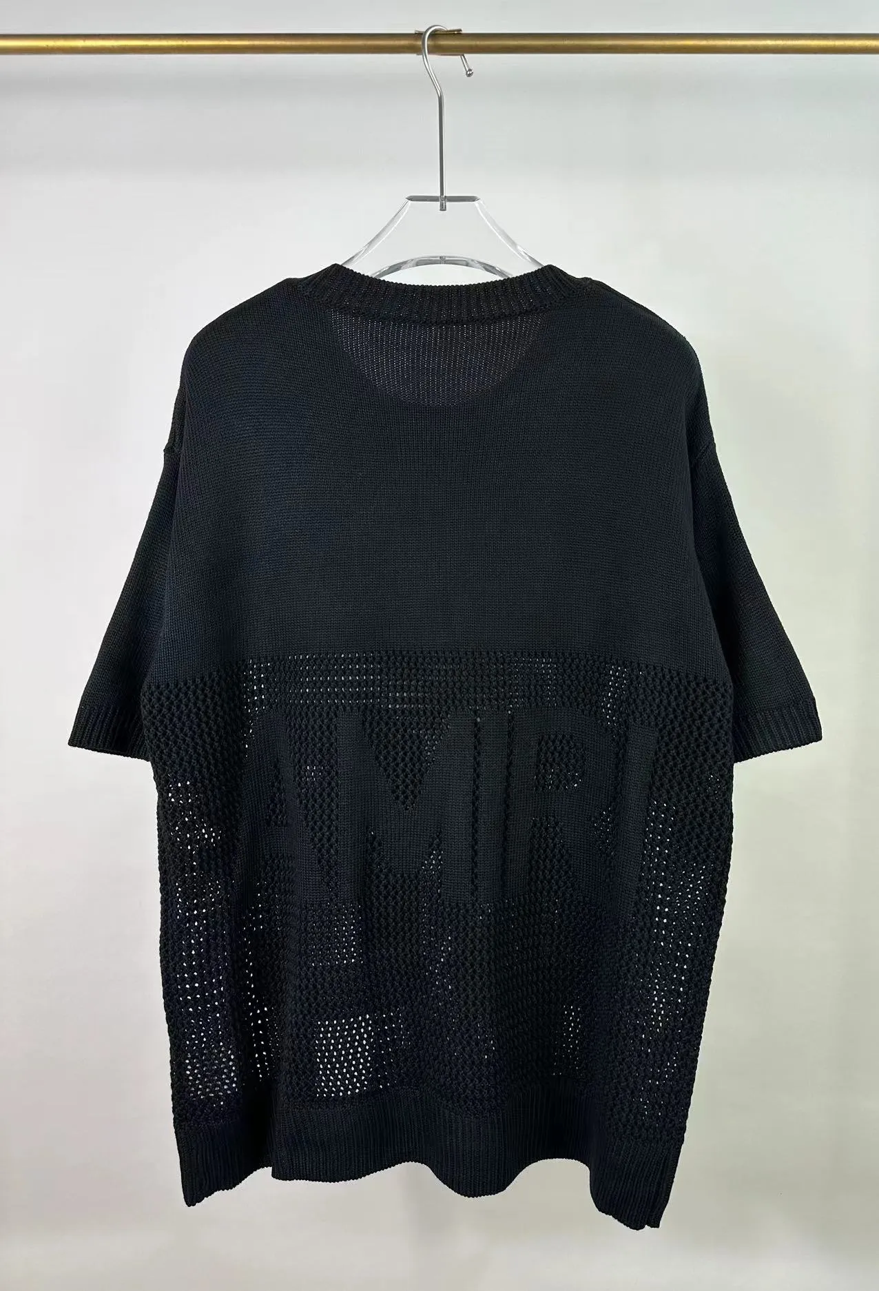 P200 AMIRI new short-sleeved sweater with jacquard logo on the front and back 🈵hollow body with heavy craftsmanship Color: Black Pearl White Size: S M L XL XXL