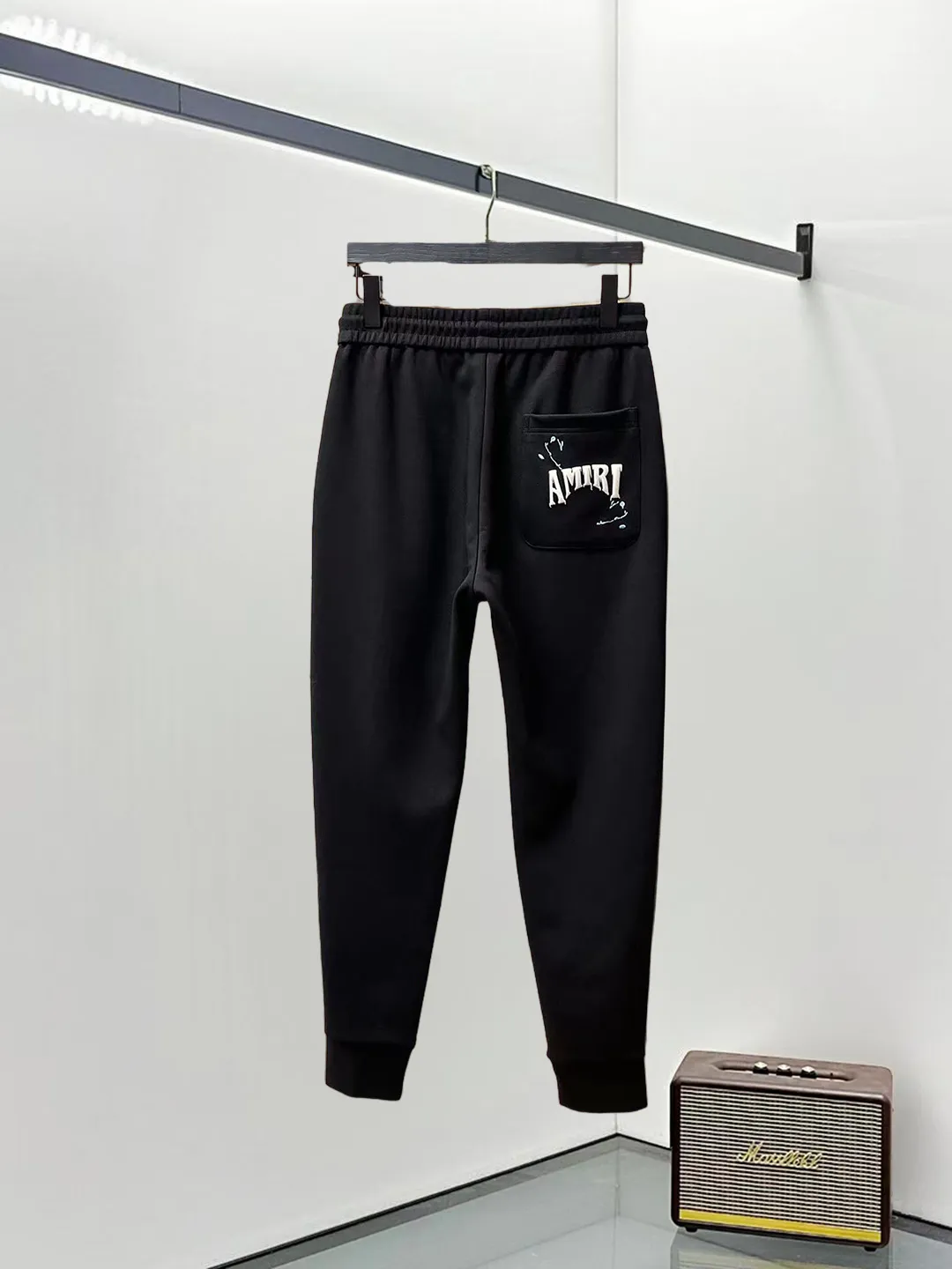 P280 Amiri 🆕2025 new autumn and winter casual pants! The official website will be released simultaneously. The brand's classic LOGO casual pants are made of customized fabrics, which are extremely comfortable and have a strong touch. Highly recognisable, perfect appearance and craftsmanship. Size: M-3XL