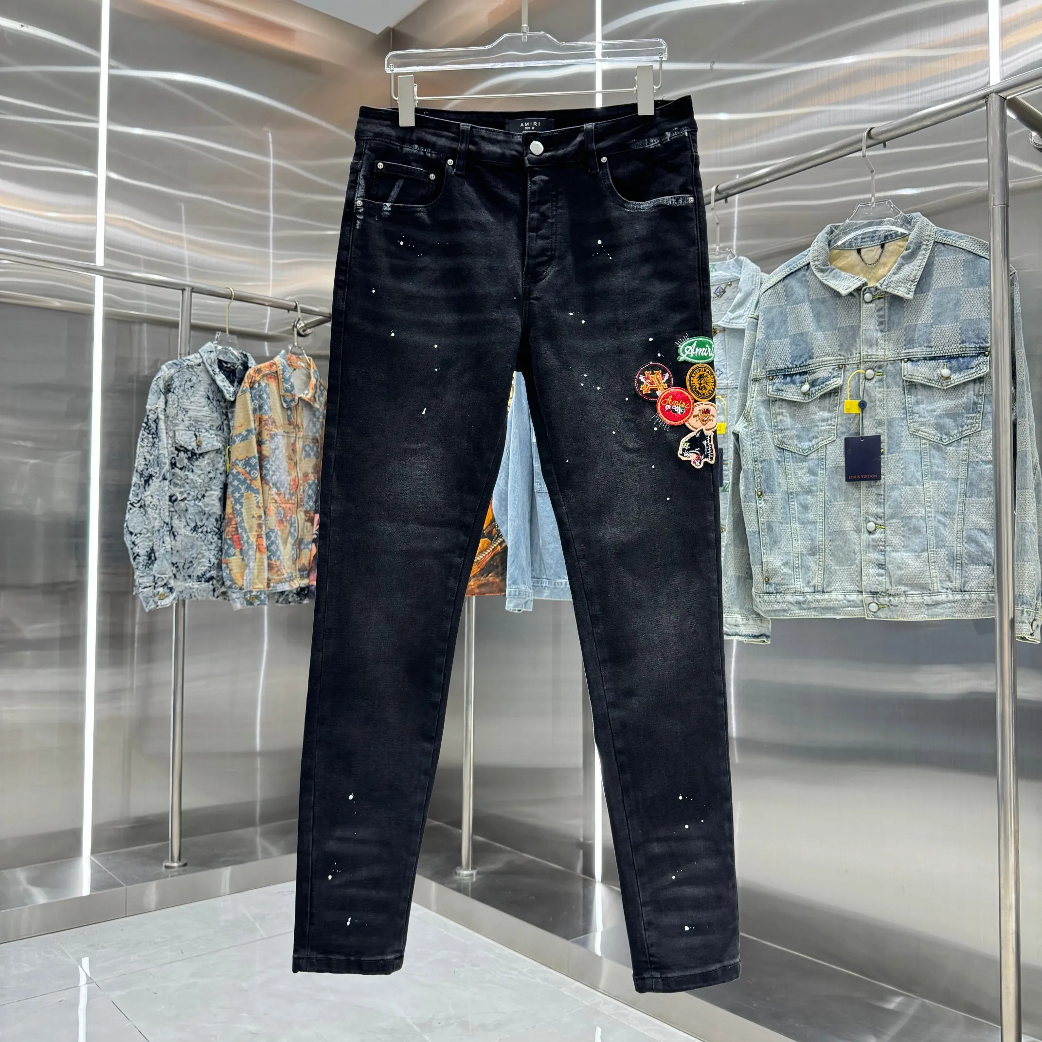 P290 Amiri graffiti patch pattern embroidered street fashion slim fit stretch jeans Color Black Size 30 32 34 36 38