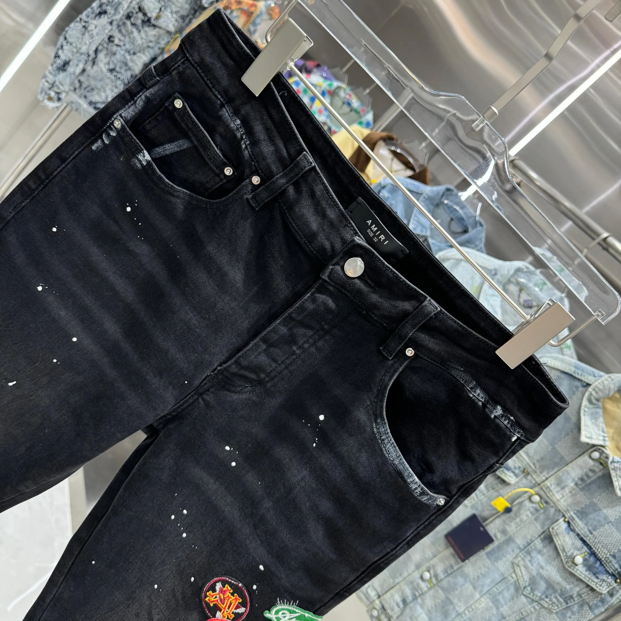 P290 Amiri graffiti patch pattern embroidered street fashion slim fit stretch jeans Color Black Size 30 32 34 36 38