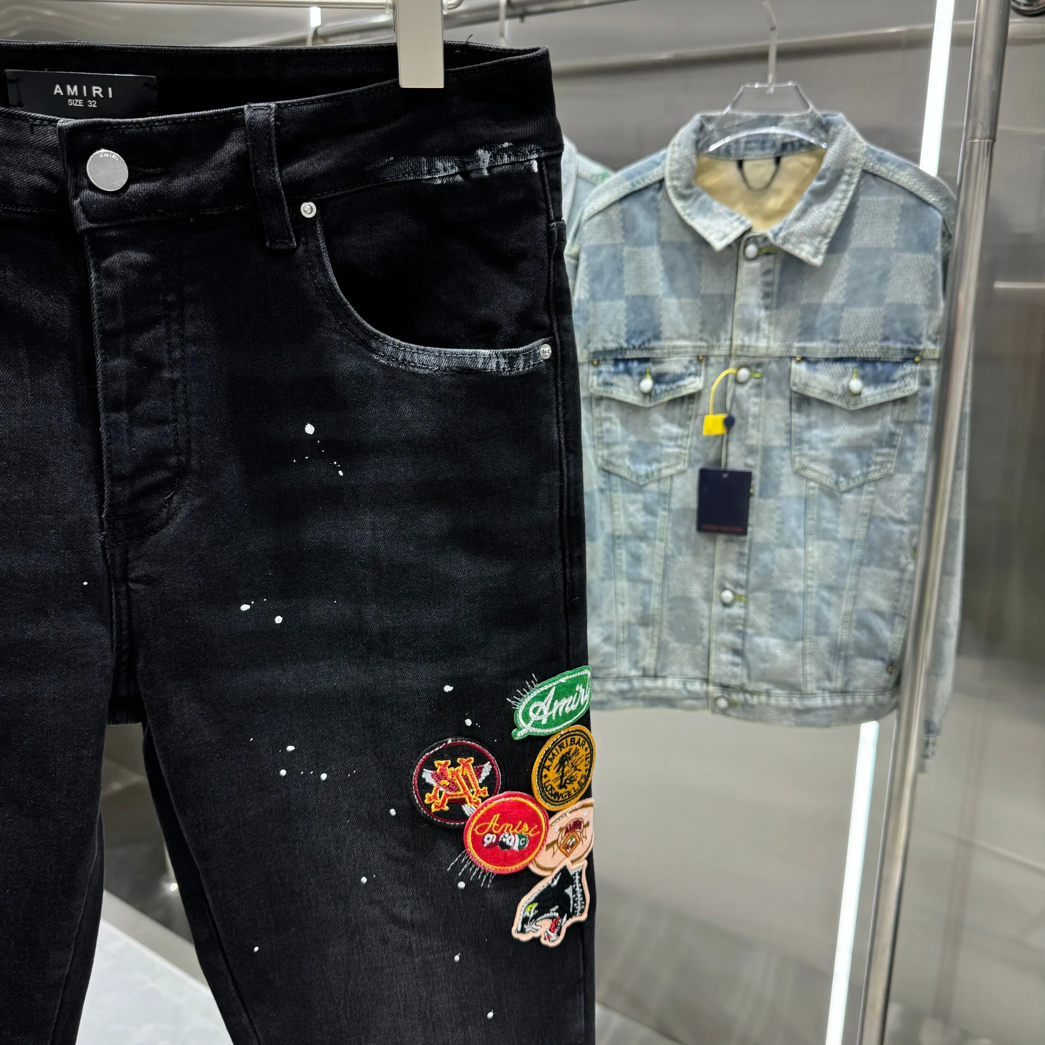 P290 Amiri graffiti patch pattern embroidered street fashion slim fit stretch jeans Color Black Size 30 32 34 36 38