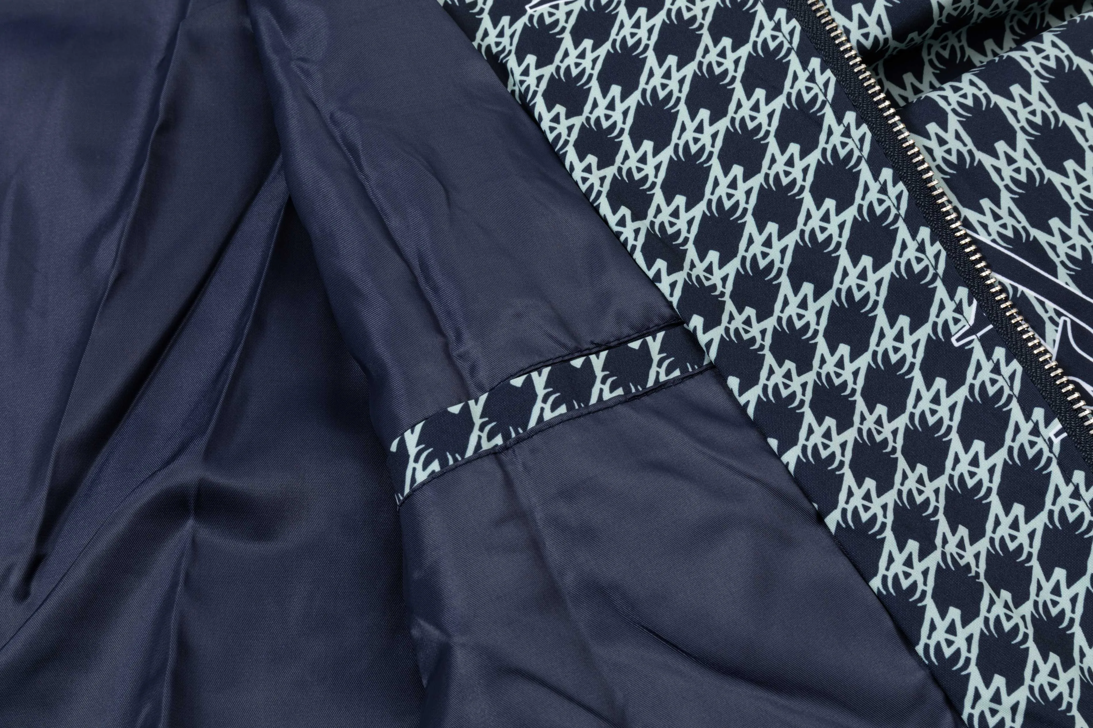 P320 2025 AMIRI... New style for autumn and winter Hardware Logo. High-quality hooded jacket. Mainly recommended version. Customized fabrics. Higher grade. High-density memory brushed lining. More fashionable and comfortable. High-standard customization. The upper body is very stylish. Classic and versatile. It can be matched with any fashion. The version is super good. It is recommended!  Color: Blue Green Size: M-4XL