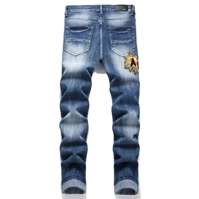 #M53 P168💰 AMIRI patch embroidery jeans trousers AMIRI high street basic ripped tight elastic jeans trousers amiri brand jeans break the production process and cutting of the original jeans, the fabrics are softer and more comfortable Hand-sewn collar label Customized logo buttons Genuine leather tag Color: Picture color Size: 30-32-34-36
