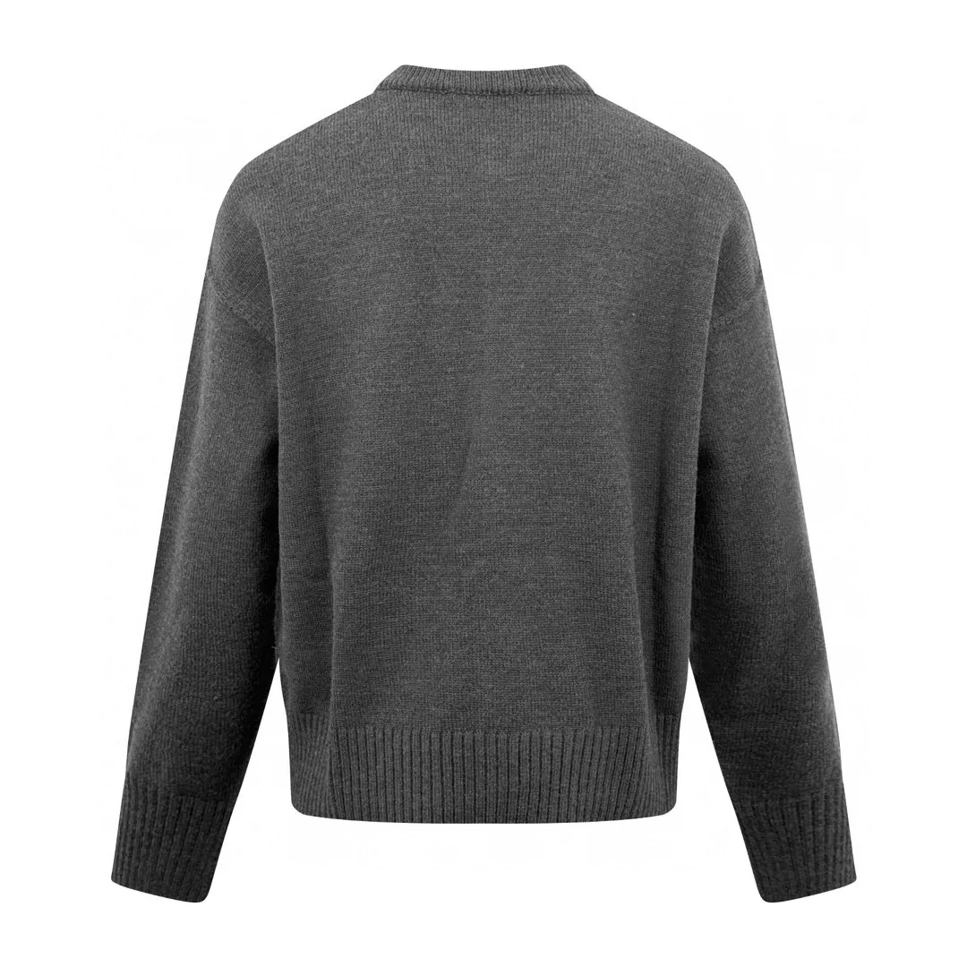 🅿️500 [Exclusive supply] Ami love jacquard woolen cardigan (gray). The original purchase was 4,900 and developed. The fabric is made of custom-woven luxurious Merino wool. It is soft and delicate, comfortable and close to the skin. It is made of high-grade gray ink. It is calm and restrained. A contrasting love heart jumps on the chest. It quietly exudes its own charming halo. The brand is fully recognizable. It has a unique cardigan silhouette and exquisite button design. It interprets the elegance and spontaneity of French fashion, is the ultimate simplification of color, and conveys the love and persistence of life. Meet the ultimate simplicity and the well-deserved king of all-match. Made of jacquard tissue imported from Germany, the arrangement and interweaving of yarns are precisely controlled and carefully interwoven on the loom. The Ami love jacquard artistic pattern inlay makes the fabric more vivid and three-dimensional. Garment washing water softening and deodorizing process uses professional washing equipment and specific detergents to deeply clean and deodorize clothes to improve the feel and appearance of clothes. Size:S-M-L-XL