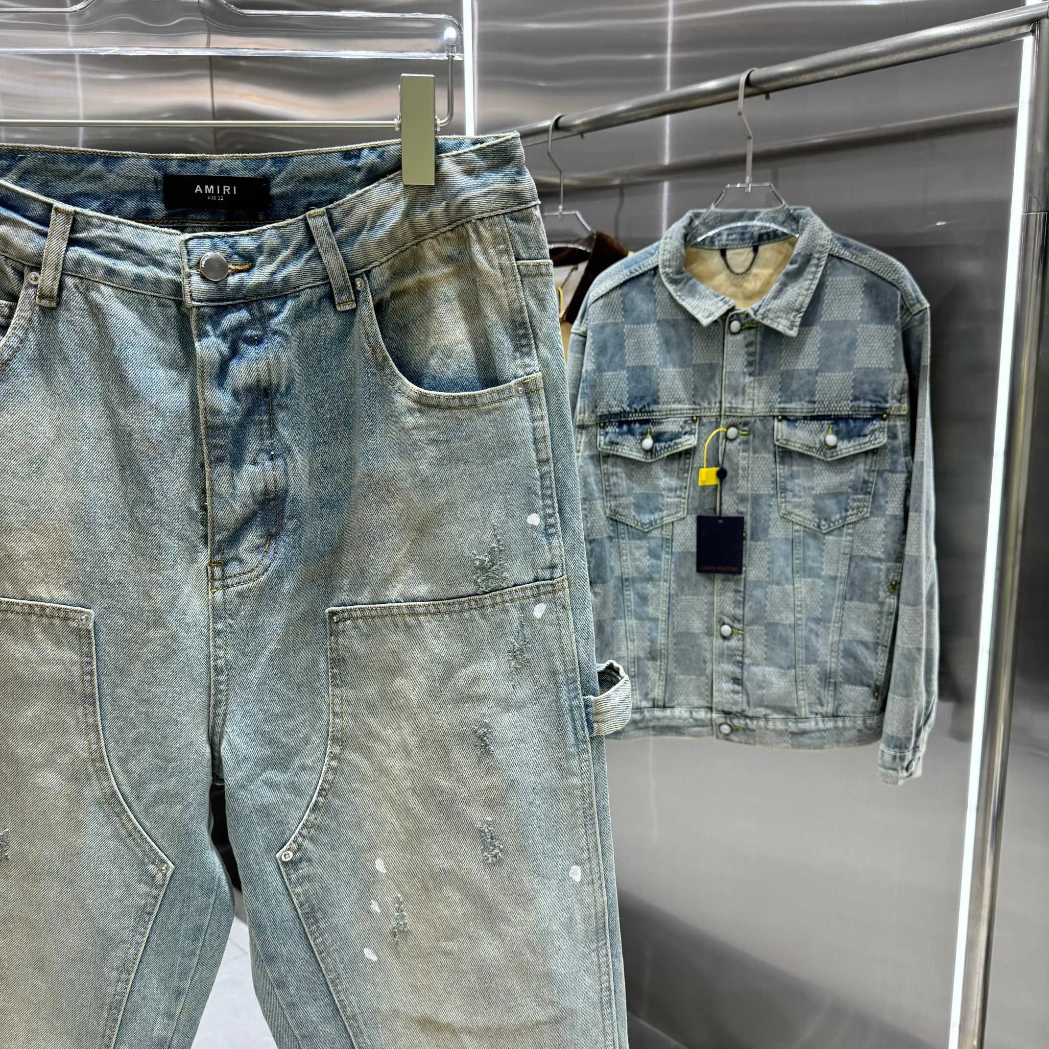 P290 Amiri ripped graffiti workwear street fashion loose straight jeans Color Light Blue Size 30 32 34 36 38