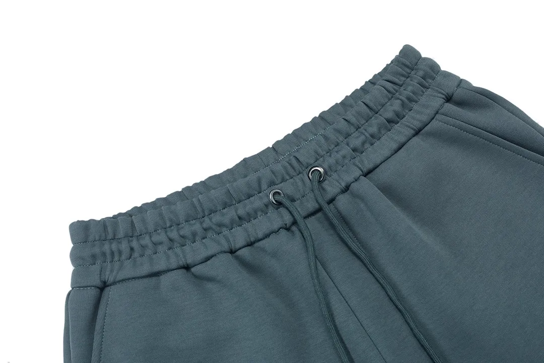 🅿️200 AMI 2025 new style, light luxury, embroidered love letter logo, essential for daily commuting for men and women, casual shorts ·Customized terry fabrics ·Elastic + drawstring adjustable waistband ·Imported machine high-density embroidery technology ·Waist label, hangtag, three washing marks complete Color: gray green Size: M L XL XXL XXXL