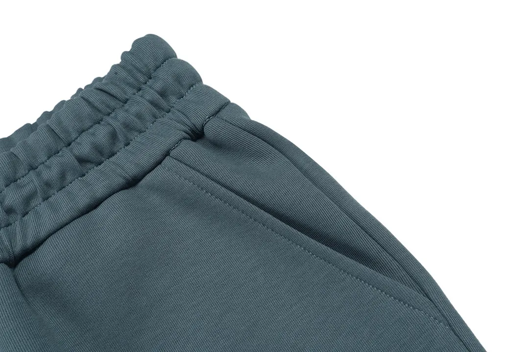 🅿️200 AMI 2025 new style, light luxury, embroidered love letter logo, essential for daily commuting for men and women, casual shorts ·Customized terry fabrics ·Elastic + drawstring adjustable waistband ·Imported machine high-density embroidery technology ·Waist label, hangtag, three washing marks complete Color: gray green Size: M L XL XXL XXXL