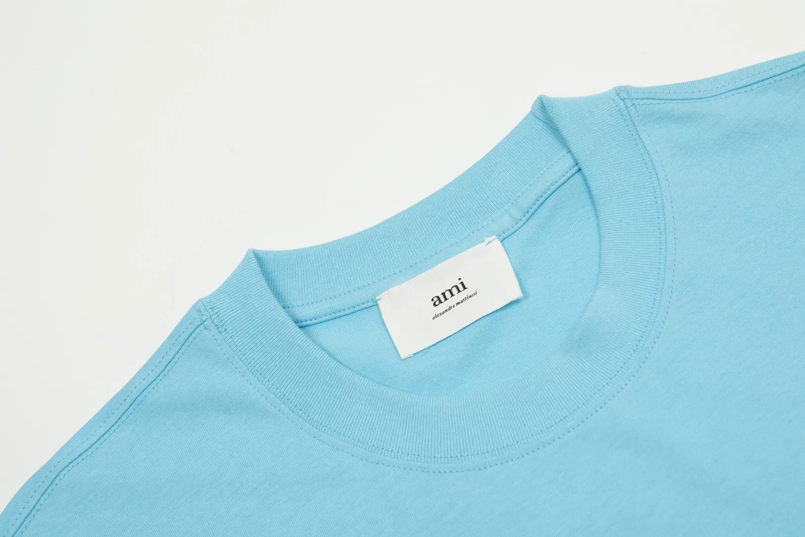Ami Amy 2024ss autumn classic small embroidered love short sleeves ✅240G Xinjiang long-staple cotton top double yarn, shrinkage rate controlled at 2%, export-grade solid color quality, truly not easy to deform, shrink, and not fade ✅Maximum size can be worn 230 pounds, no pressure to export to Europe and the United States, size S-XL Color: 7 colors, white, black, gray, sky blue, navy, sapphire blue, dark green, coffee, brown, apricot Egg yolk, wine red, meat powder, taro purple