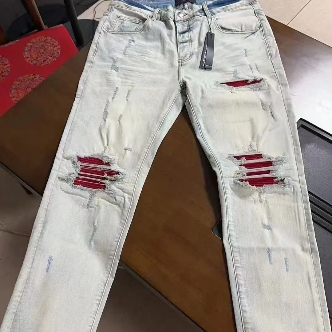 P156 Style No. Cc846 AMIRI MX1 high street jeans slim trousers FOG high street men's trend AMIRI In recent years, high street has become an increasingly common word in men's clothing. High street style has also become an important direction for everyone's matching. High street related items basically cannot avoid oversize. Color: Picture color Code number: m-2xl