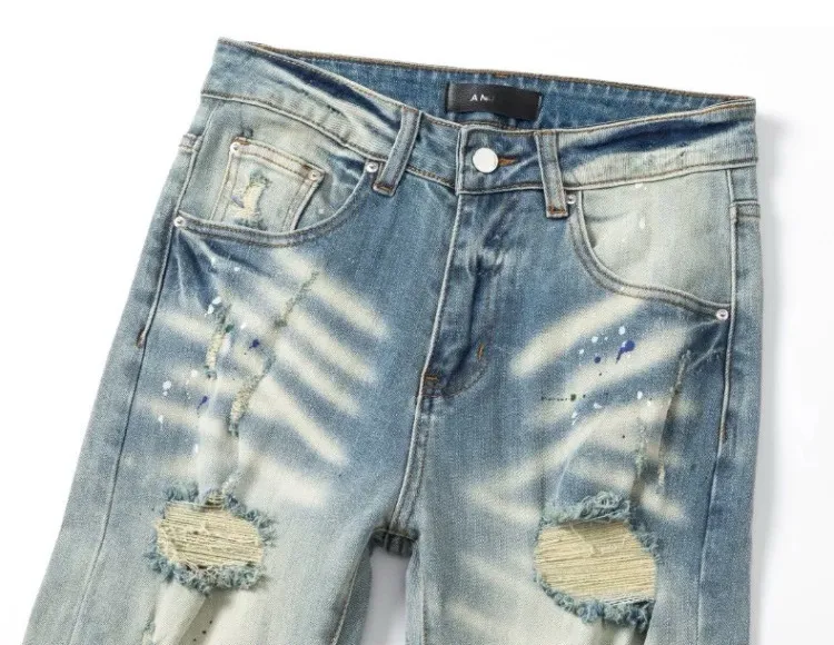 #N25 P246💰 (Top version) AMIRI hot high street jeans slim fit stretch washed knife cut trousers for men AMIRI amiri is transliterated as Emil, which is the name of the founder. Mike Amiri, the founder of amiri, grew up in Los Angeles, USA. He was influenced by local street culture and Punk Rock since he was a child, so he founded the amiri brand named after himself. A variety of trendy clothing meets the needs of different trendy players. Amiri clothing has novel and unique styles and is a well-known street brand in the United States. The styles and styles of many clothes are loved by many street photographers. The various clothing styles meet the dressing needs of different people, show their unique temperament, and show the trend of dressing. amiri's jeans are relatively famous. Not only do they have many styles, but the quality of the jeans is also very good. Many celebrities have also worn amiri brand jeans. Color: Picture color Size: 28, 30, 32, 34, 36 28 30 32 34 36 Waist 71 76 81 86 91 Qianlang 26.5 27.5 28.5 29.5 30.5 Hou Lang 37 38 39 40 41 Foot 14 14.8 15.6 16.4 17.2 Foreign Minister 100 102 104 106 107