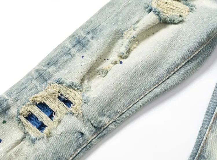 #N25 P246💰 (Top version) AMIRI hot high street jeans slim fit stretch washed knife cut trousers for men AMIRI amiri is transliterated as Emil, which is the name of the founder. Mike Amiri, the founder of amiri, grew up in Los Angeles, USA. He was influenced by local street culture and Punk Rock since he was a child, so he founded the amiri brand named after himself. A variety of trendy clothing meets the needs of different trendy players. Amiri clothing has novel and unique styles and is a well-known street brand in the United States. The styles and styles of many clothes are loved by many street photographers. The various clothing styles meet the dressing needs of different people, show their unique temperament, and show the trend of dressing. amiri's jeans are relatively famous. Not only do they have many styles, but the quality of the jeans is also very good. Many celebrities have also worn amiri brand jeans. Color: Picture color Size: 28, 30, 32, 34, 36 28 30 32 34 36 Waist 71 76 81 86 91 Qianlang 26.5 27.5 28.5 29.5 30.5 Hou Lang 37 38 39 40 41 Foot 14 14.8 15.6 16.4 17.2 Foreign Minister 100 102 104 106 107