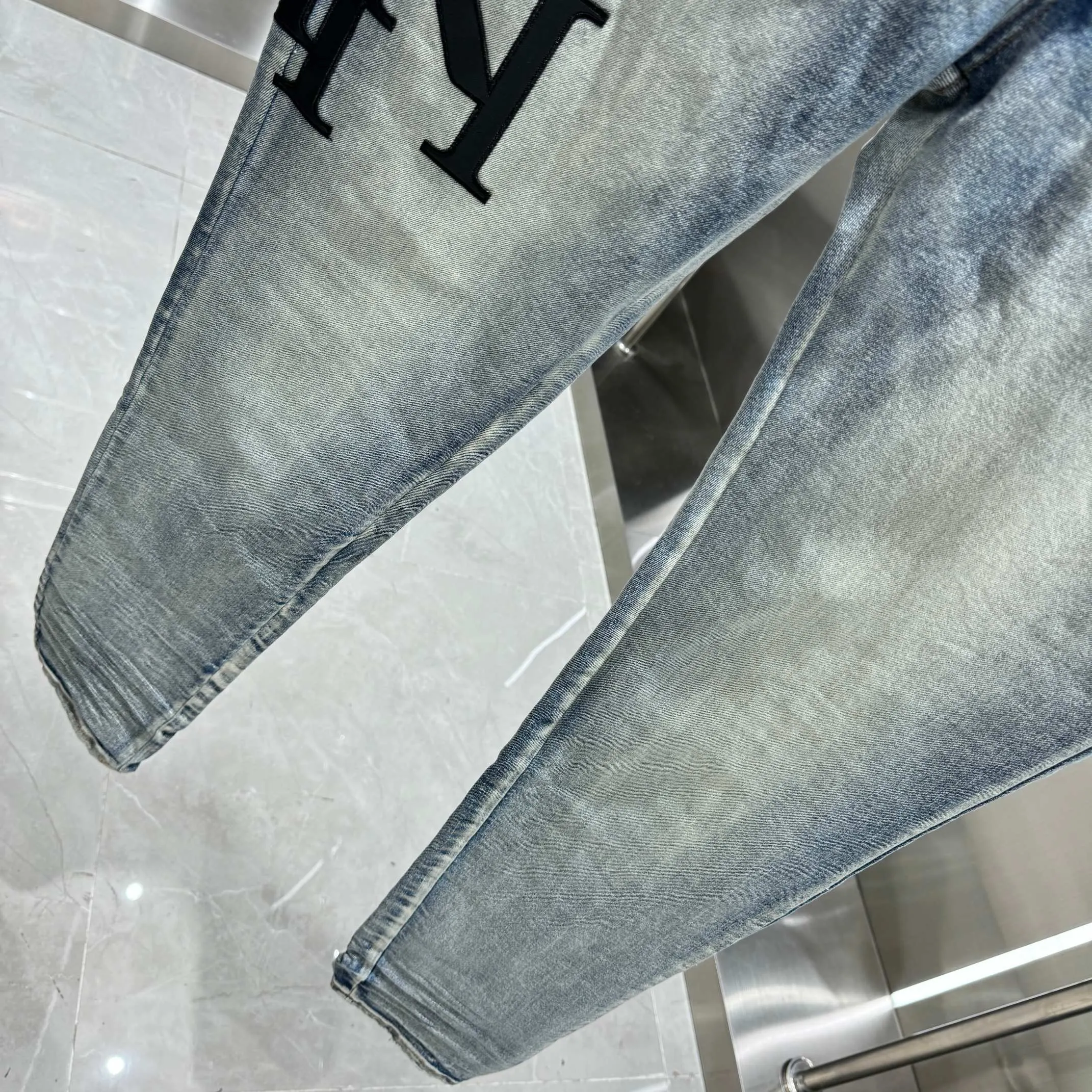 P290 Amiri letter leather label embroidered street fashion slim fit stretch jeans Color Blue Size 30 32 34 36 38