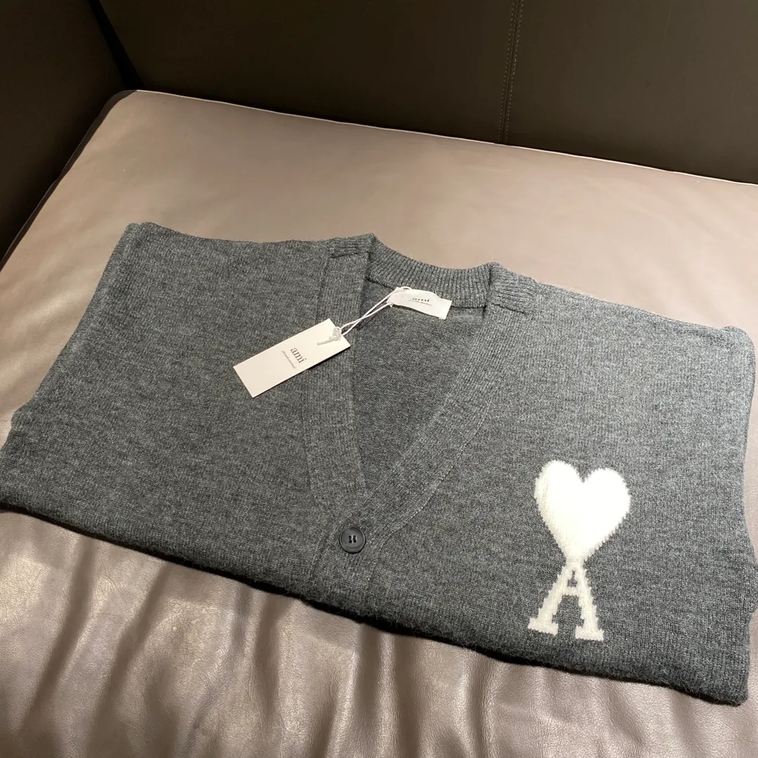🅿️320 AMI Amy 24AW Heart♥️A small love jacquard cardigan, thick and comfortable 12-needle sweater cardigan, same style for men and women smlxl