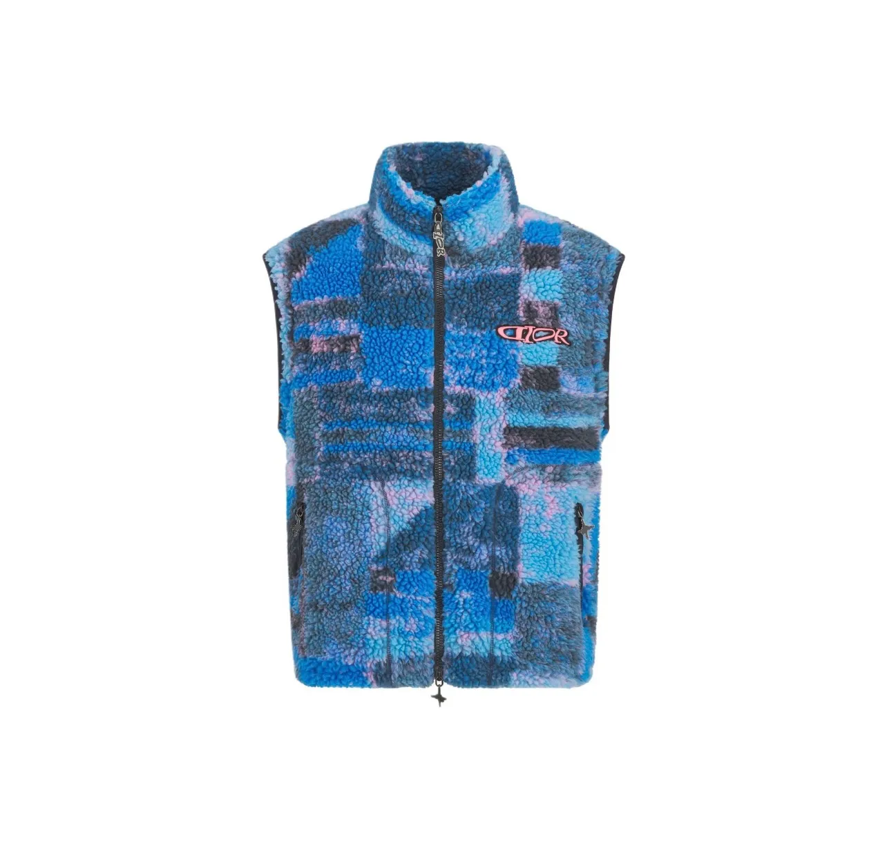 Official website size chart DIOR 24ss new zipper jacket comes from the DIOR AND LEWIS HAMILTON limited series. Crafted from blue technical fleece, it features DIOR AND LEWIS HAMILTON embroidery on the chest and back, a graphic nod to the Dior name. Wear it with jeans for a fresh, colorful look. Size: S.M.L.XL.
