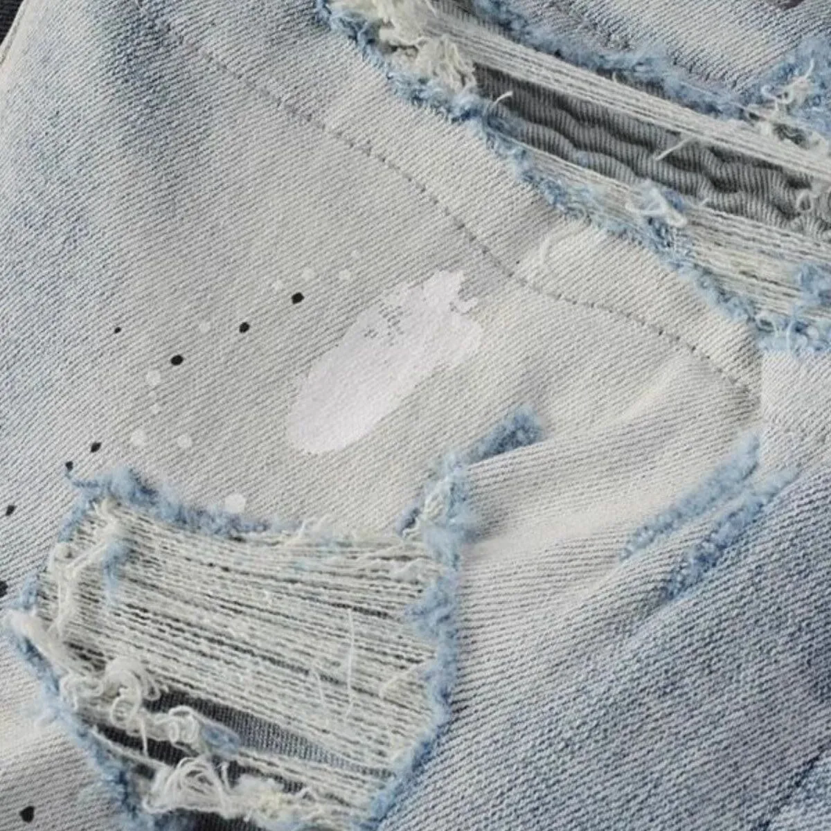 P220 💰 AMIRI patch embroidery jeans trousers AMIRI high street basic ripped tight elastic jeans trousers amiri brand jeans break the production process and cutting of the original jeans, the fabrics are softer and more comfortable Hand-sewn collar label Customized logo buttons Genuine leather tag Color: Picture color Size: 30-32-34-36
