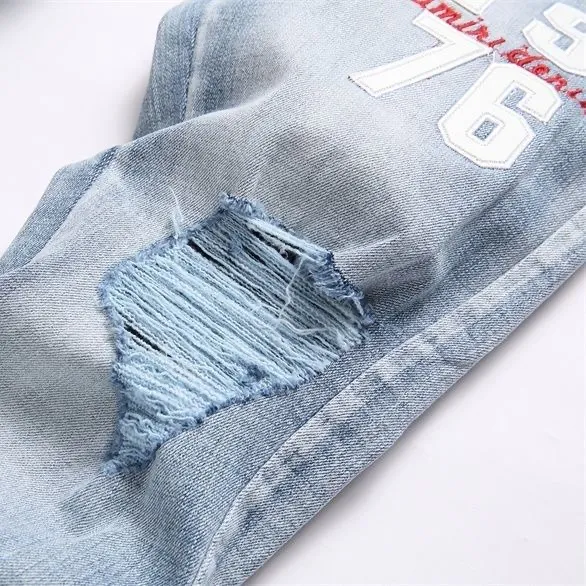 P168 💰 AMIRI patch embroidery jeans trousers AMIRI high street basic ripped tight elastic jeans trousers amiri brand jeans break the production process and cutting of the original jeans, the fabrics are softer and more comfortable Hand-sewn collar label Customized logo buttons Genuine leather tag Color: Picture color Size: 30-32-34-36