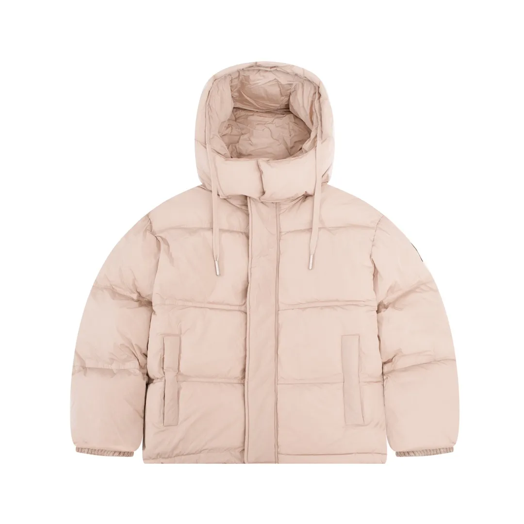 P670 51621# AMI paris 23S autumn and winter new love solid color high collar hooded bread down jacket, original model opening, extreme details, unique double-layer lightweight bonded nylon fabric carefully crafted, windproof and waterproof, highly breathable, warm, elastic and wear-resistant. It is a multi-functional fabric. The lining is made of fine and dense renewable microfiber fabric. It feels light and soft and has a delicate texture. The down has excellent fluffiness. You can also feel its fill power through real pictures. It has a fill power of 800. It is filled with 90 white duck down. The down filling is very full, the highest version. There is no one. Color: black, dark gray, rose red, light blue, light pink. Size: XS-L (size specifications are consistent with G.net)
