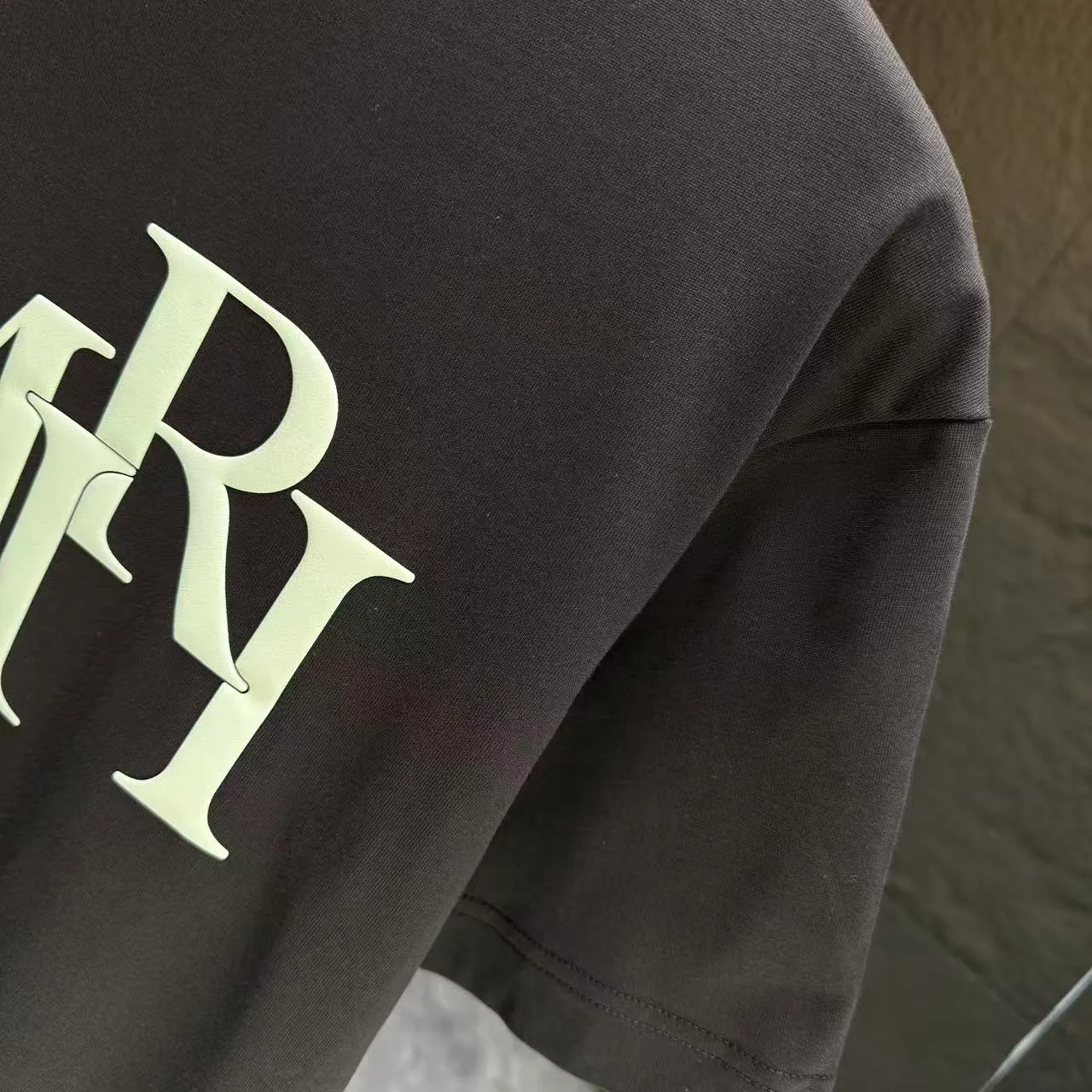 P140 AMIRI* 2025 autumn and winter new short-sleeved T-shirt, customized pure cotton letter logo, three-dimensional foaming, color: black, white, smart color, dark blue, code number: S M L XL XXL