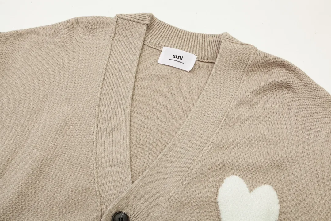 8158# Ami Paris 2024 autumn and winter new products, new colors, big heart jacquard, patchwork reverse sleeve technology, cardigan wool sweater, lazy style, same style for men and women, Oversize Color: sky blue, bean green, apricot Code number: S-XL