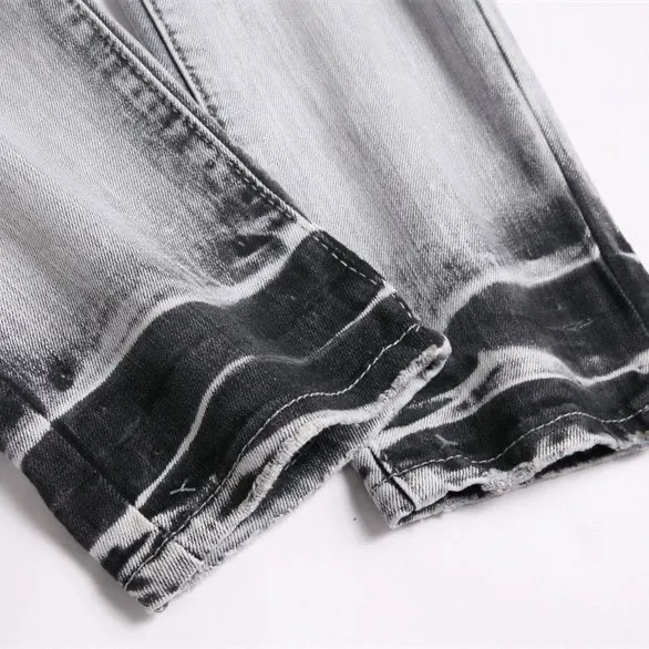 ￼#M17 P168💰 AMIRI patch embroidery jeans trousers AMIRI high street basic ripped tight elastic jeans trousers amiri brand jeans break the production process and cutting of the original jeans, the fabrics are softer and more comfortable Hand-sewn collar label Customized logo buttons Genuine leather tag Color: Picture color Size: 30-32-34-36