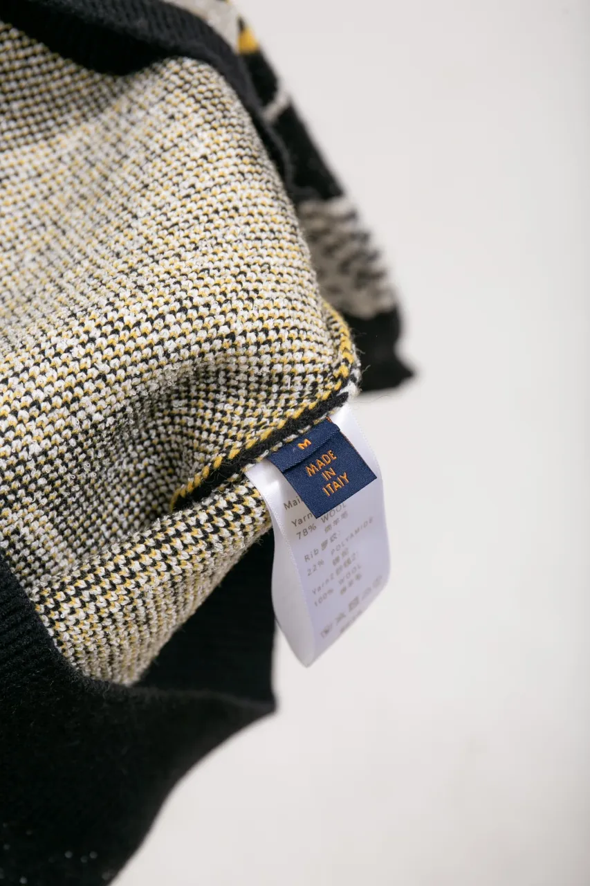 LV 2024FW Autumn and Winter New Style Cotton-wool blended round-neck long-sleeved sweater Custom knitted jacquard texture Damier pattern turned into retro plaid Marque L.Vuitton Deposée logo on chest Ribbed collar, cuffs and hem Slightly loose fit Uniform for men and women Size: S M L XL
