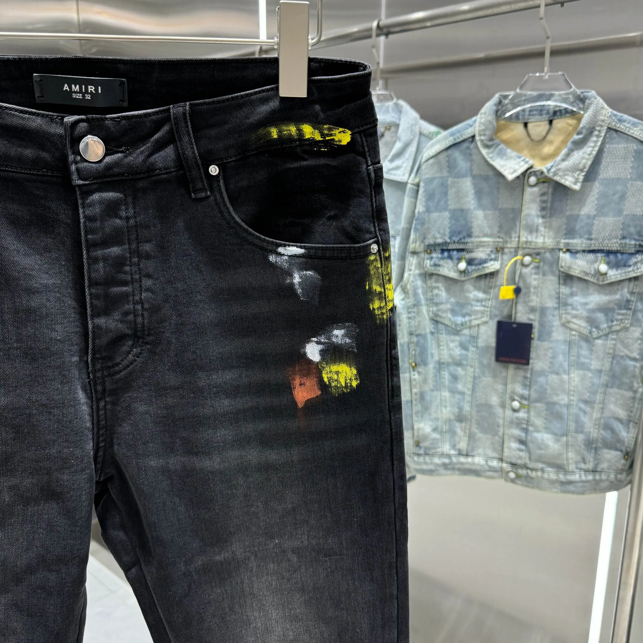 P290 Amiri graffiti letter embroidery street fashion slim fit stretch jeans Color Black Size 30 32 34 36 38
